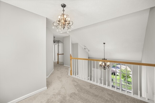 Building Photo - 3127 Creekview Ln
