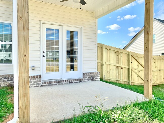 Building Photo - 421 Ayden Ln