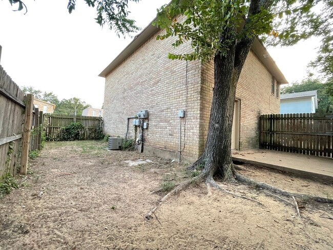 Building Photo - Affordable 2/1