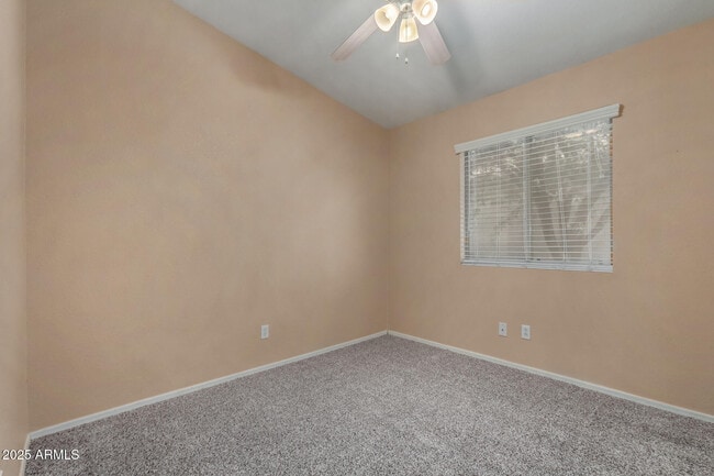 Building Photo - 13861 W Elm St