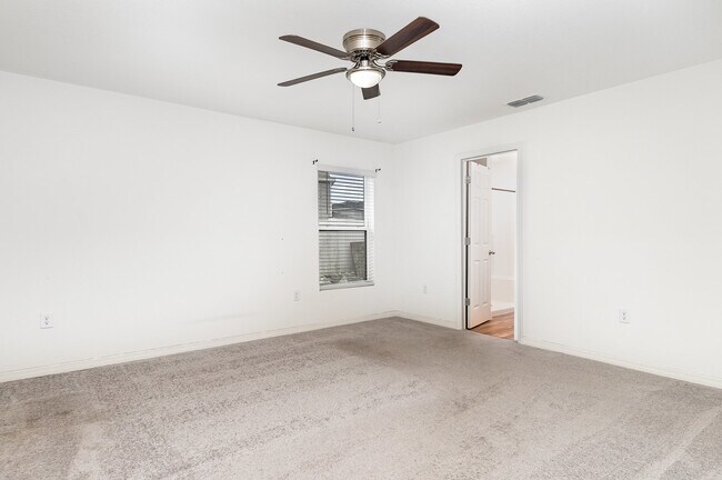 Building Photo - 139 Violet Ct