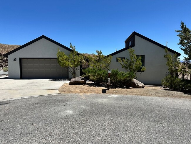 Primary Photo - Paradise is the location of this home and ...