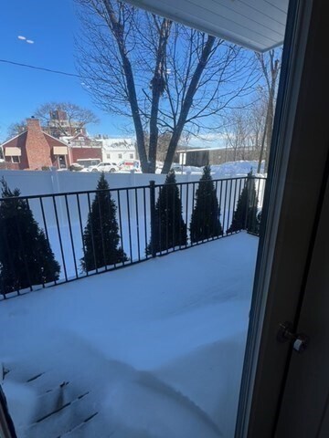 Building Photo - 105 Sea St