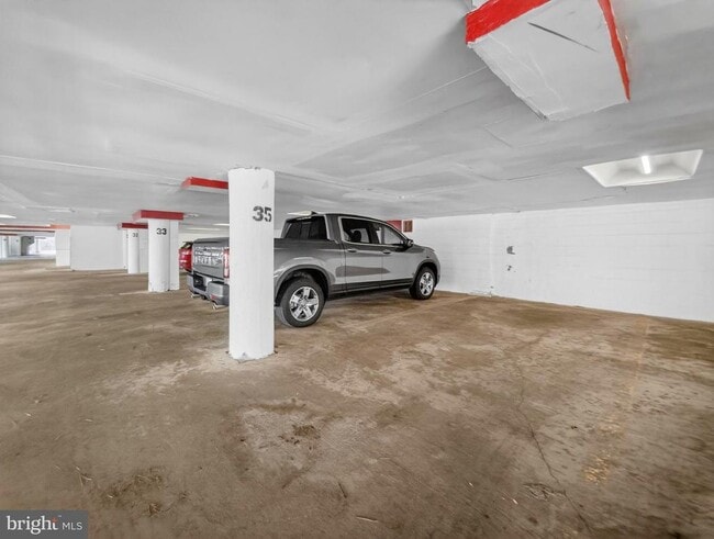 Building Photo - 7680 Tremayne Pl