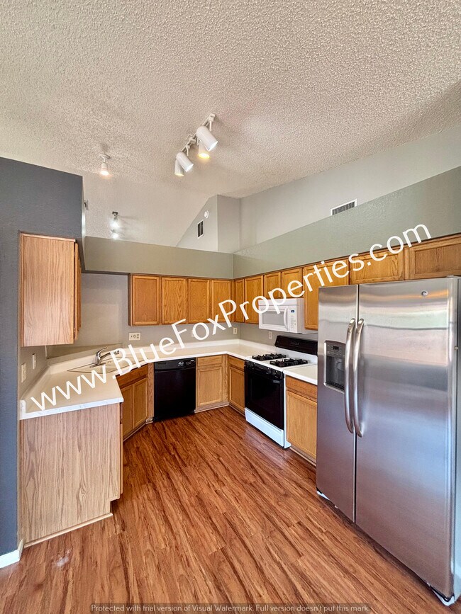 Building Photo - 3030 W Sawmill Spring Trl