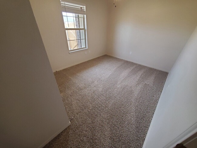 Building Photo - "Charming 3-Bedroom Duplex Retreat with 2 Baths in the Heart of Lubbock – 1360 Sq Ft of Cozy Livi...