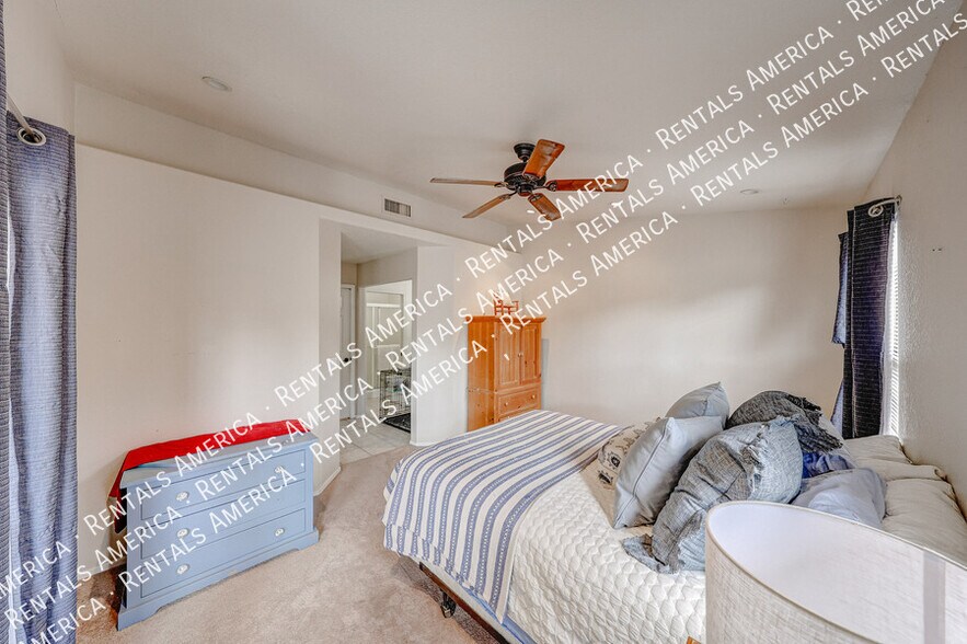 Building Photo - 9123 N 68th Dr