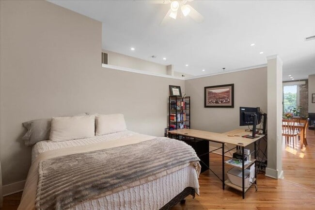 Building Photo - 2 bedroom in Chicago IL 60614