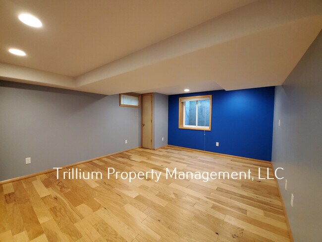 Building Photo - 12424 SW Lesser Rd