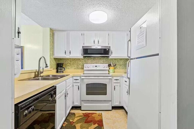 Building Photo - 880-A1A A1A Beach Blvd