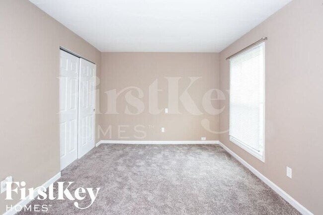 Building Photo - 4940 Marchwood Dr