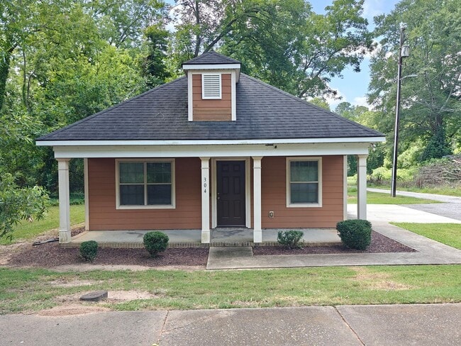 Primary Photo - 304 Cleveland Ave