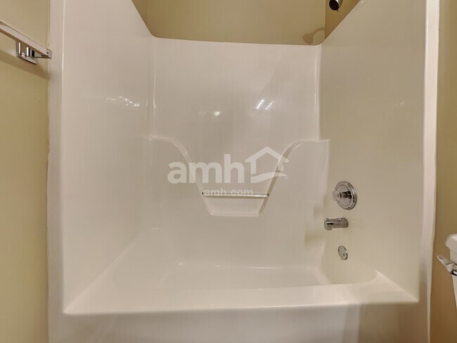 Building Photo - 1542 Cardinal Ln