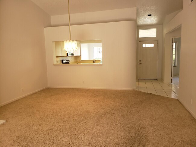 Building Photo - 136 Desert Falls Dr E
