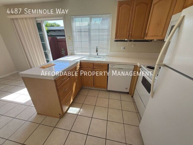 Building Photo - 4487 Seminole Way