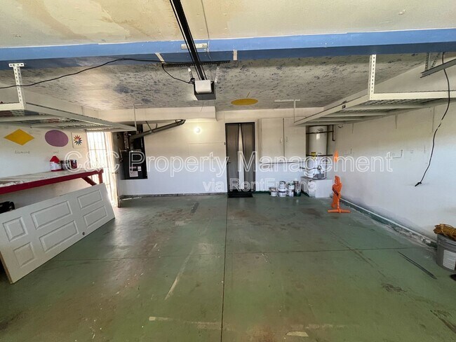 Building Photo - 17673 Streamside Ln