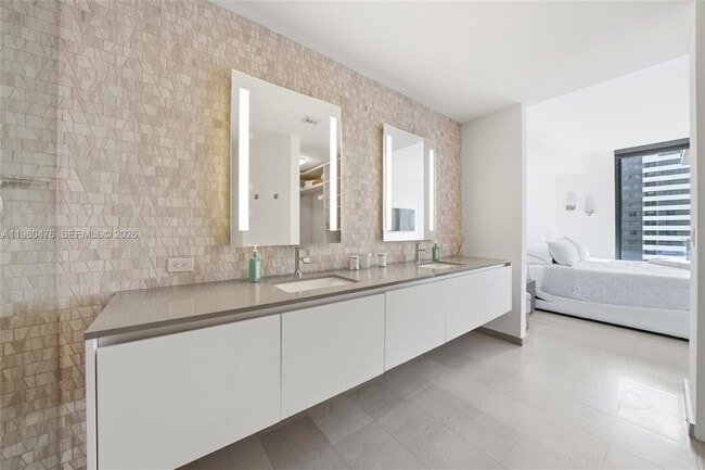 Building Photo - 88 SW 7th St