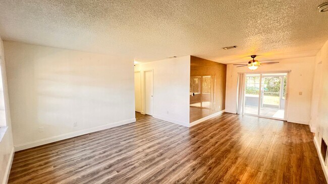 Building Photo - Charming 2-Bedroom Home with Solar Panels ...