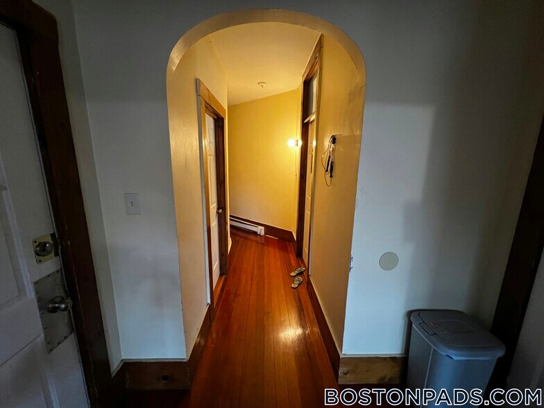 Building Photo - 4.5 Centre St