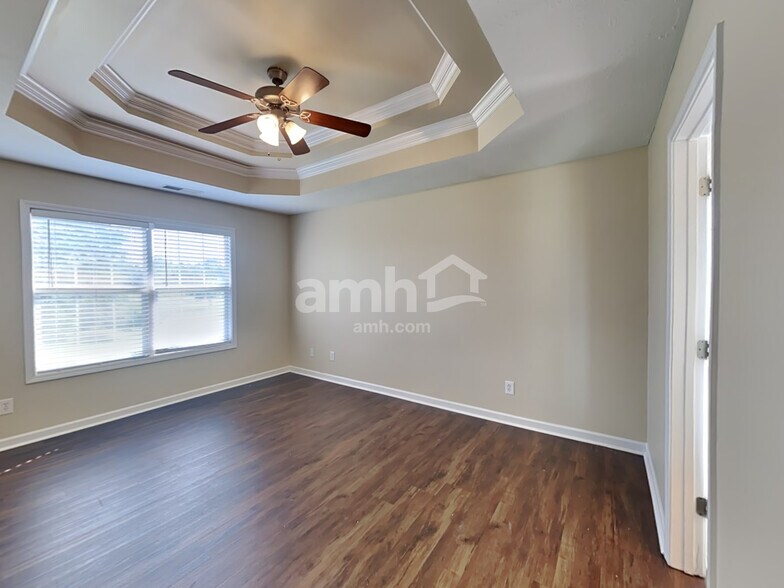 Building Photo - 733 Clear Cir
