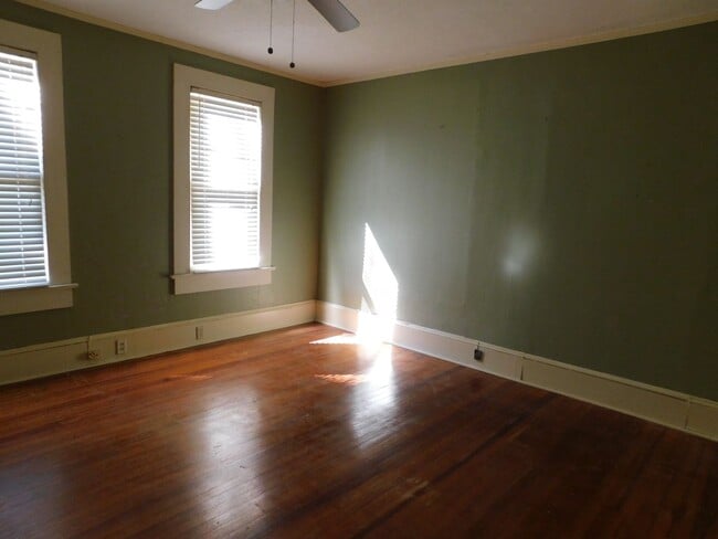 Building Photo - 2 Bedroom on Toombs