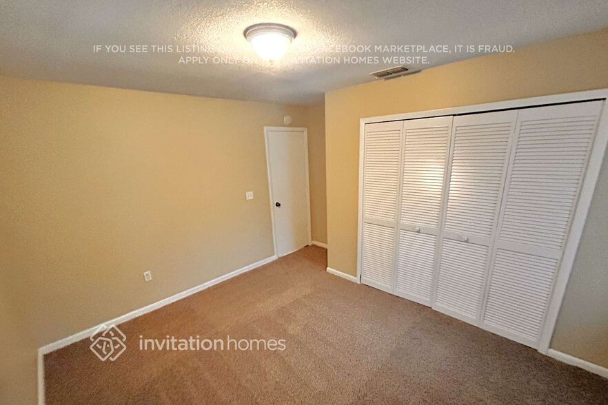 Building Photo - 7028 Doehring Dr