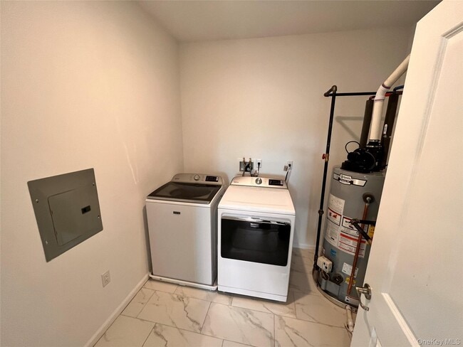 Building Photo - 411 Tower Ridge Cir