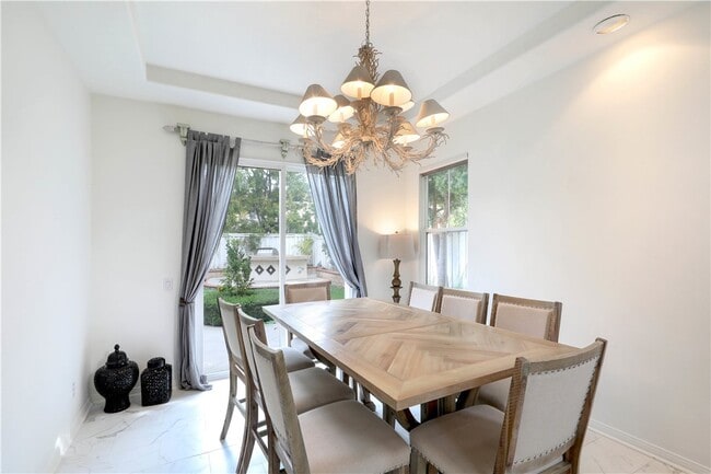 Building Photo - 27 Vienne