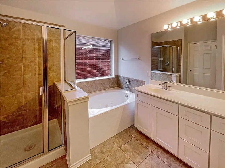 Building Photo - 1207 Whitecreek Dr