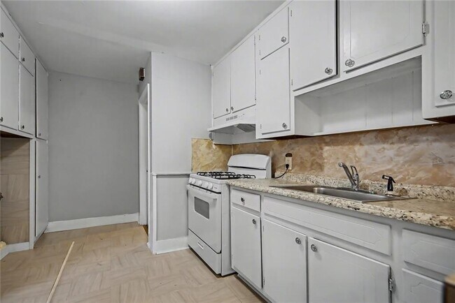 Building Photo - 725 Matilda Pl NW