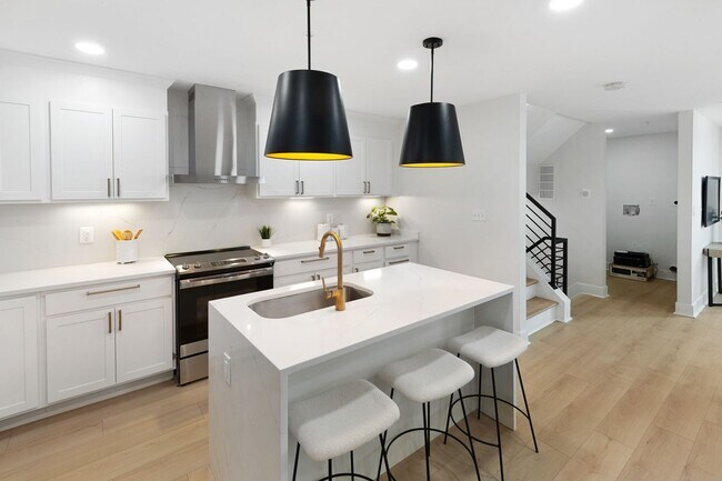Building Photo - STUNNING 4 Level Fells Point Rowhome! WITH...
