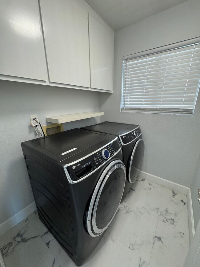 Building Photo - All Remodeled Rancho San Diego Home