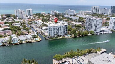 Building Photo - 1609 N Riverside Dr