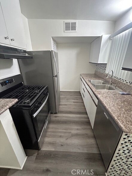 Building Photo - 37111 Cathedral Canyon Dr