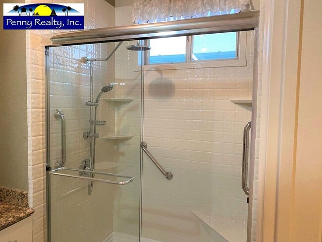 Building Photo - 2 Bedroom  2 Bath plus Loft with Breathtak...