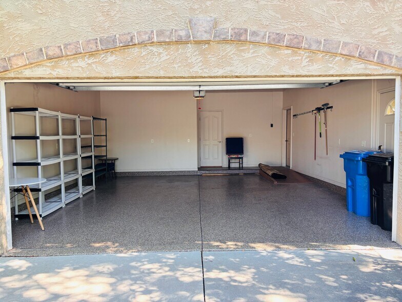 Building Photo - 409 Cobblestone Dr
