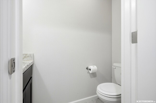 Building Photo - 1553 N Ravens Best Cir