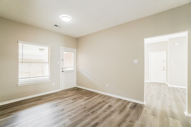 Building Photo - 22906 Sugar Bear Dr