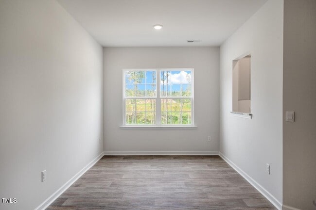 Building Photo - 3 Bedroom Townhome with Garage for Rent