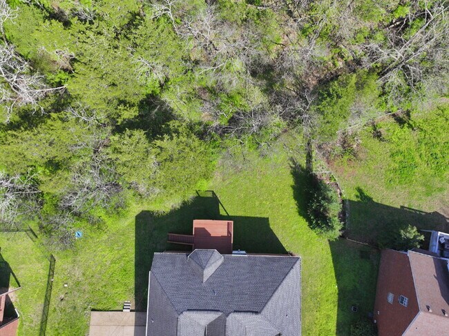 Building Photo - Stunning Move-In Ready Home in Hendersonville – Minutes from Old Hickory Lake!