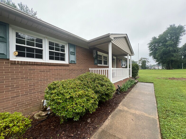 Building Photo - 1321 Glenwood Rd
