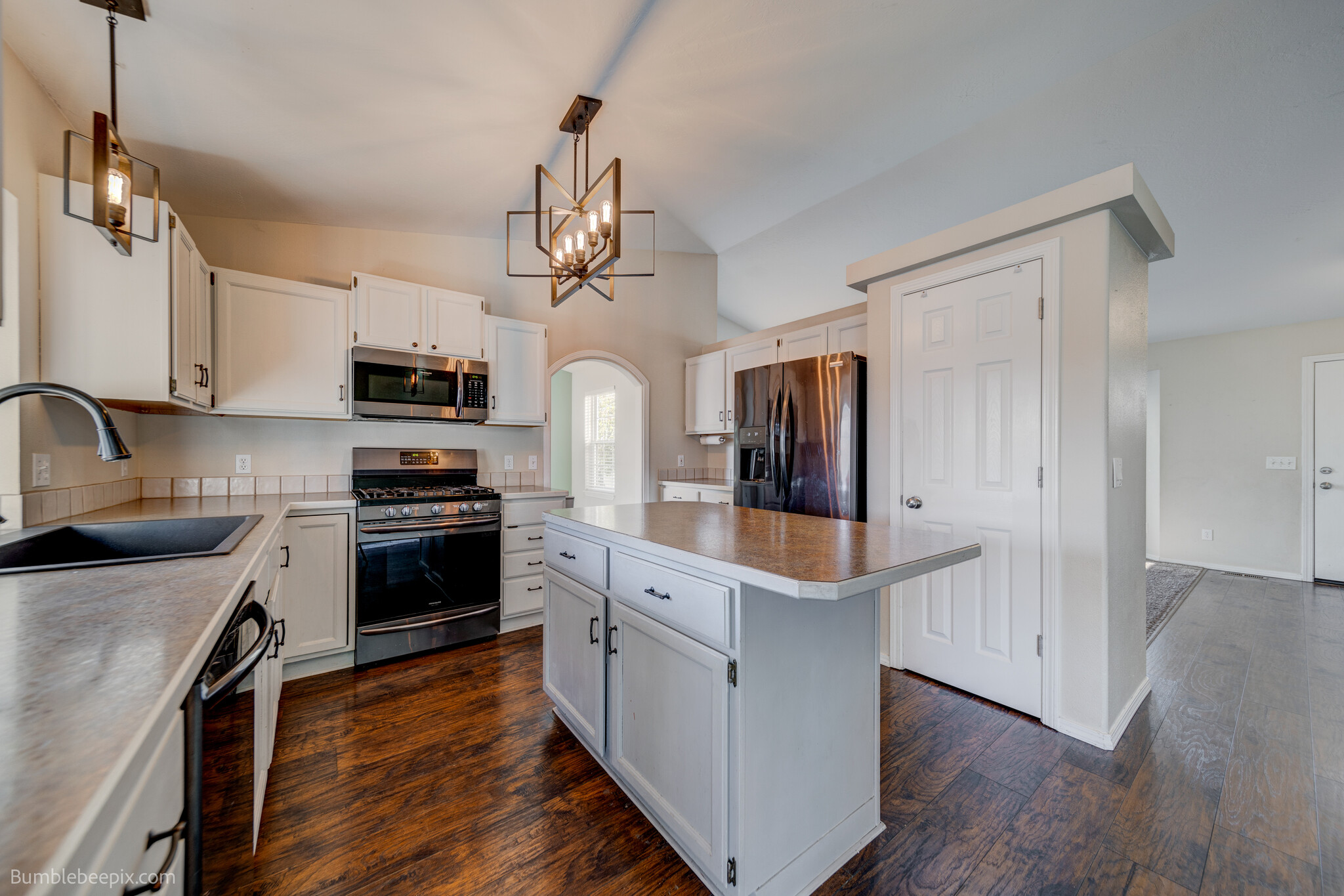 Kitchen - 5804 N Silver Pine Ct