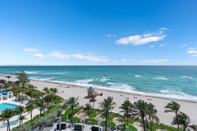 Building Photo - 18555 Collins Ave