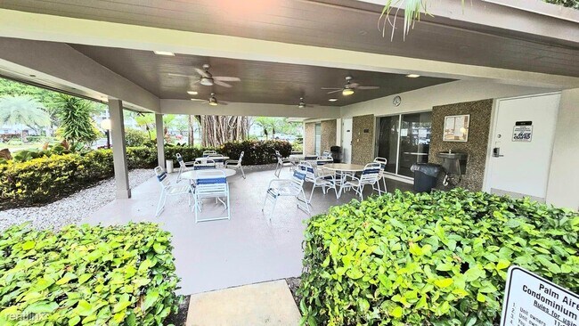 Building Photo - 3 br, 2 bath House - 575 Oaks Ln Apt 1010