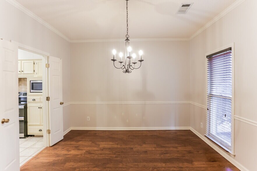 Building Photo - 805 Wood Wren Cove