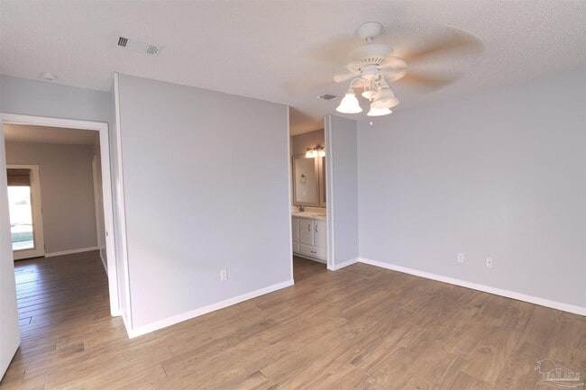 Building Photo - 648 Green Pine Dr