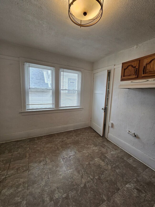 Building Photo - 3600 N Port Washington Rd