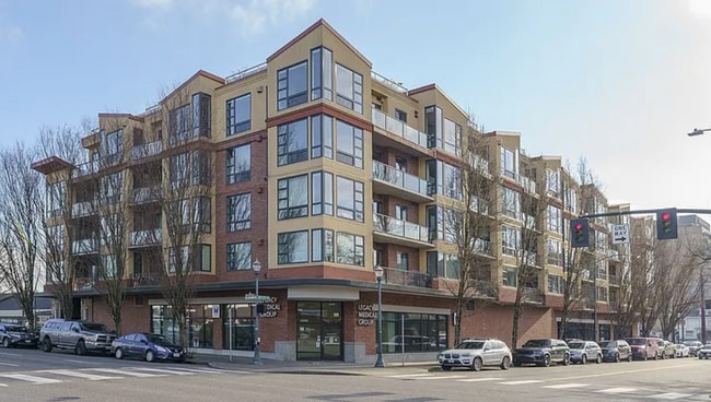 1620 NE Broadway Building - 1620 NE Broadway St