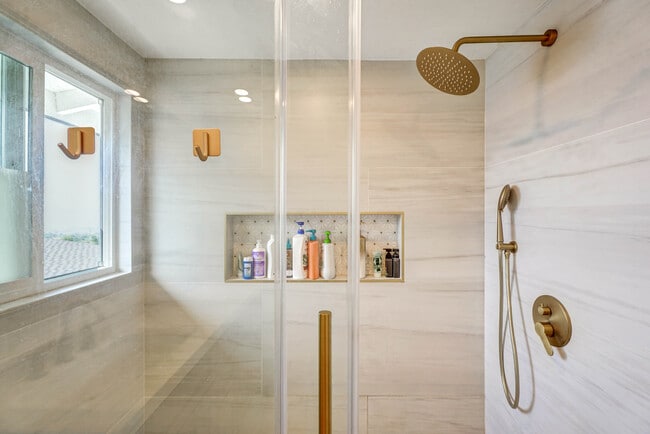 Building Photo - 27438 Elmbridge Dr