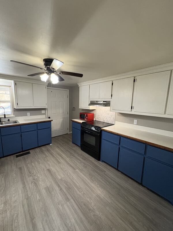 Building Photo - 721 Litchfield Ln